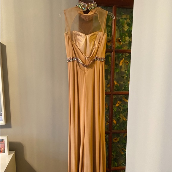 Dress - Picture 3 of 4